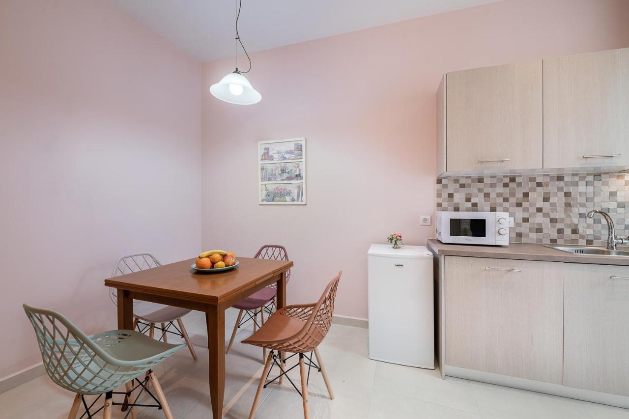 M City Apartments 100M From The Beach خانيا المظهر الخارجي الصورة