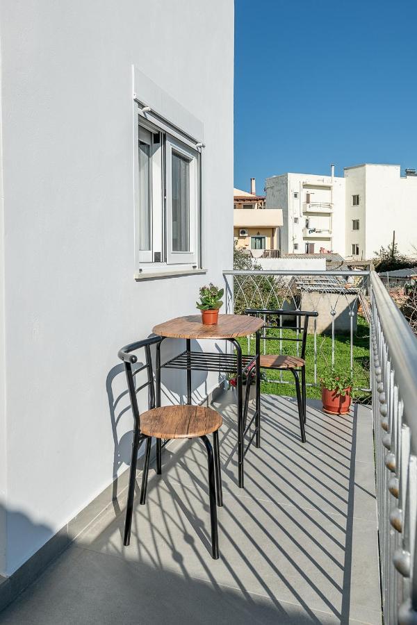 M City Apartments 100M From The Beach خانيا المظهر الخارجي الصورة