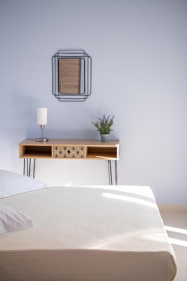 M City Apartments 100M From The Beach خانيا المظهر الخارجي الصورة