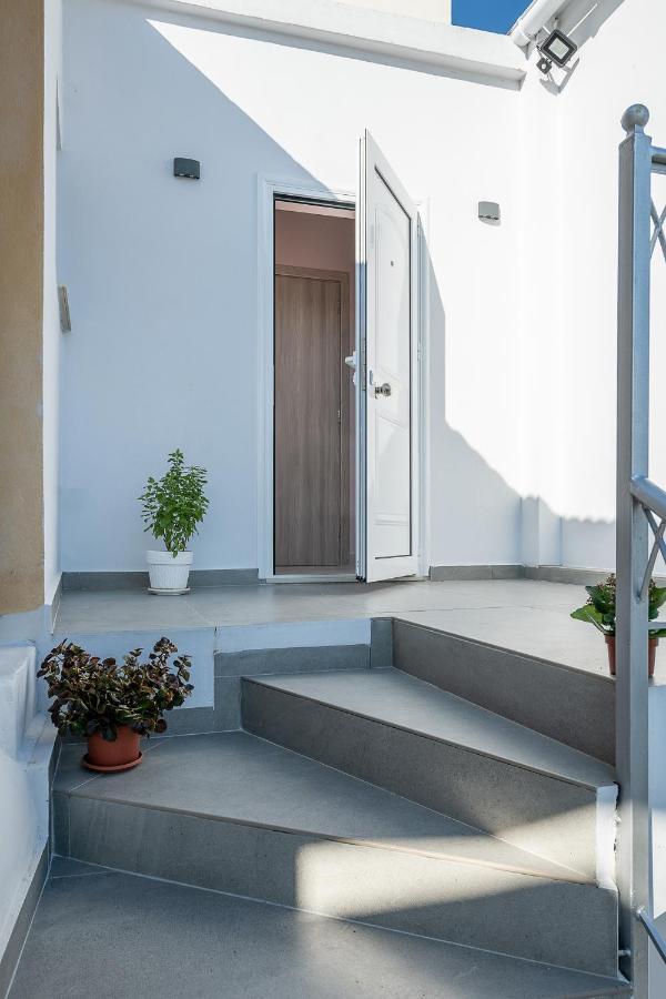 M City Apartments 100M From The Beach خانيا المظهر الخارجي الصورة