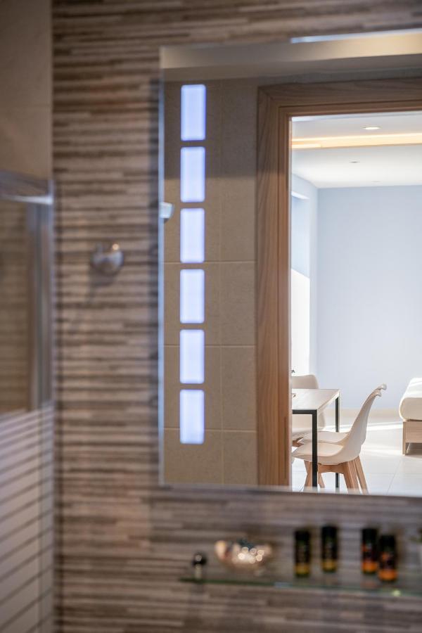 M City Apartments 100M From The Beach خانيا المظهر الخارجي الصورة